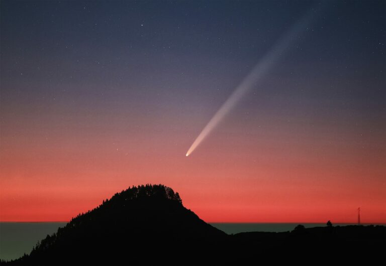 Cometa “desaparece” no céu e pode voltar mais brilhante na