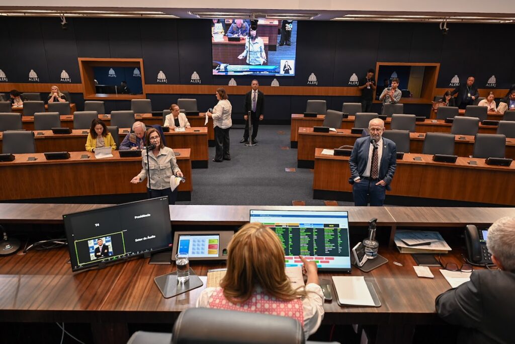 Deputada Martha Rocha pede celeridade da Alerj para projetos que