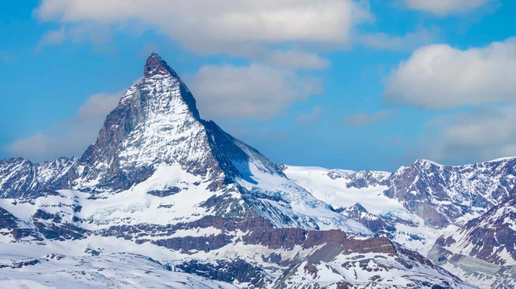 Derretimento dos Alpes redefine fronteiras entre Itália e Suíça