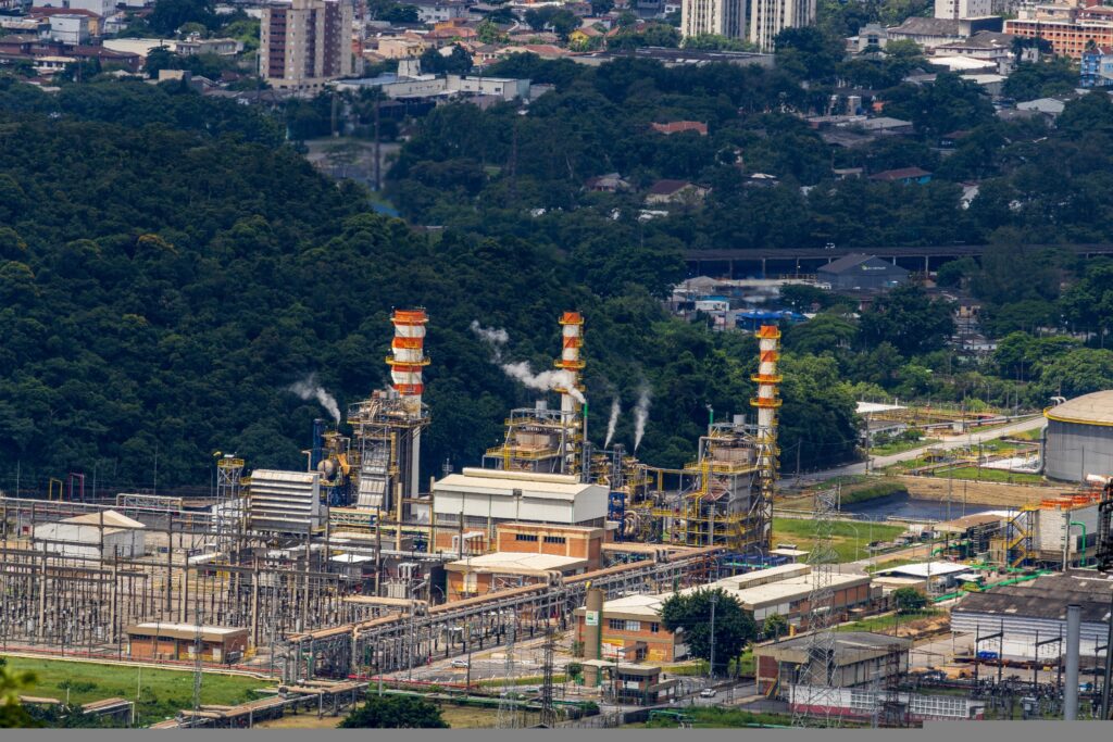 Energia no Brasil pode ficar ainda mais cara em dezembro