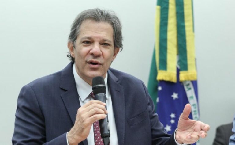 Haddad propõe restringir o saque-aniversário do FGTS em meio a