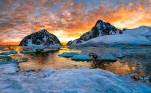 Imagens revelam navio perdido na Antártica há mais de 100