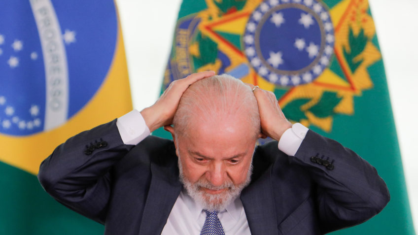 Lula ainda tem risco de sangramento intracraniano e deve repetir