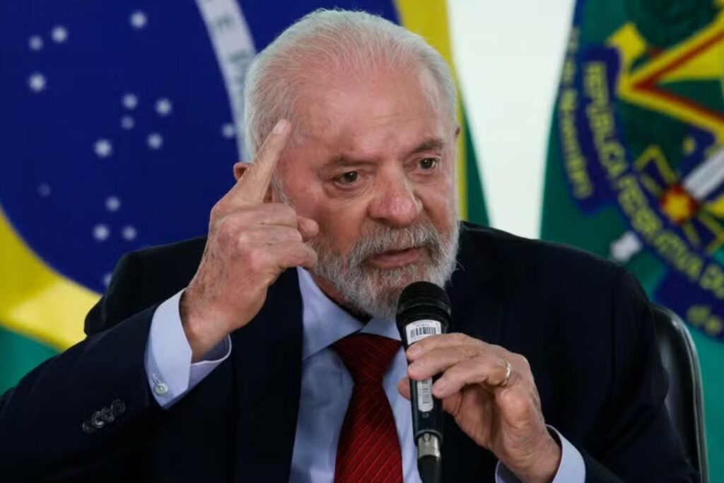 Lula critica Bolsonaro por “inventar” ser evangélico e questiona apoio