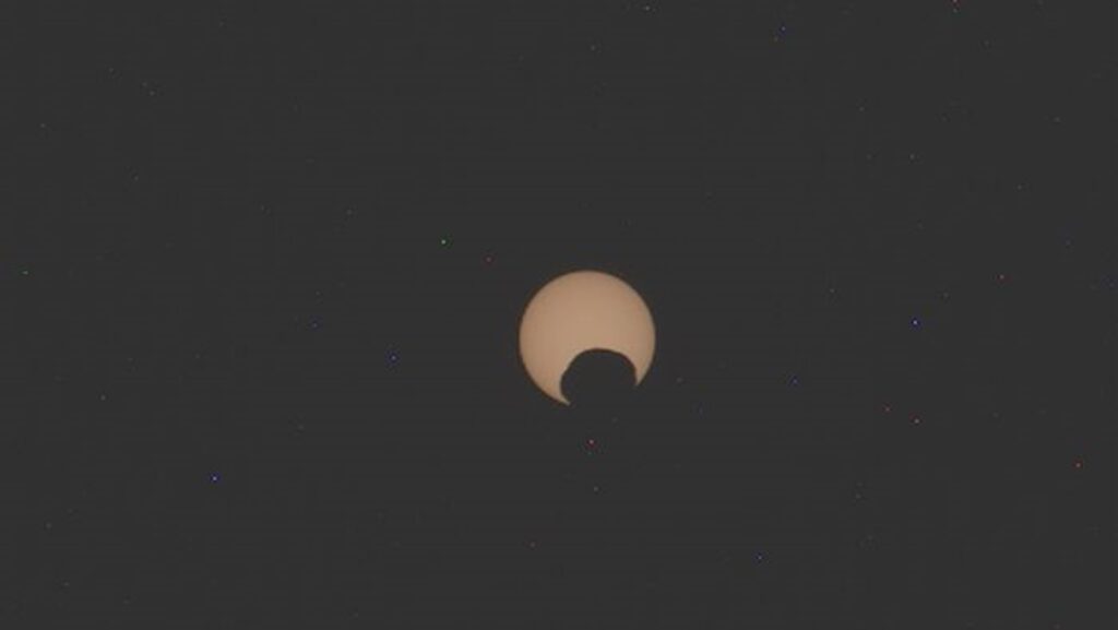 Marte: veja imagens de um eclipse solar captadas pelo Perseverance