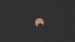 Marte: veja imagens de um eclipse solar captadas pelo Perseverance