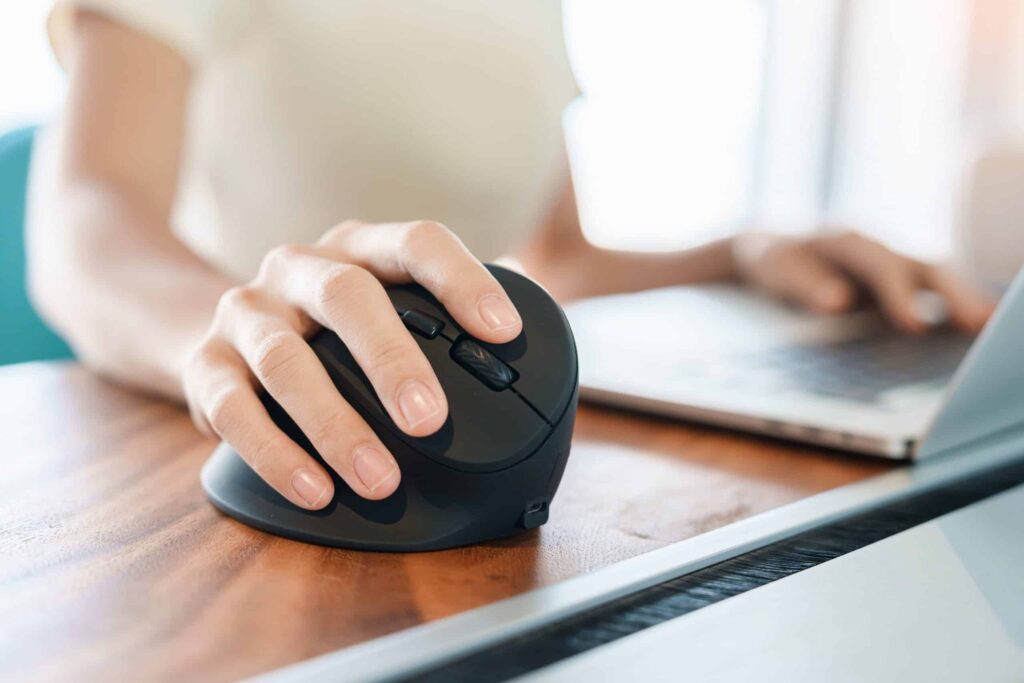 Mouse ergonômico: 5 modelos a partir de R$100 para ter