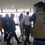 Mulher entra nua no Palácio do Planalto e tenta falar