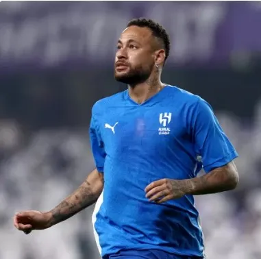 Neymar volta ao Al-Hilal e participa de jogo com nove