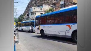 PM reforça policiamento onde ônibus sequestrados foram usados como barricada