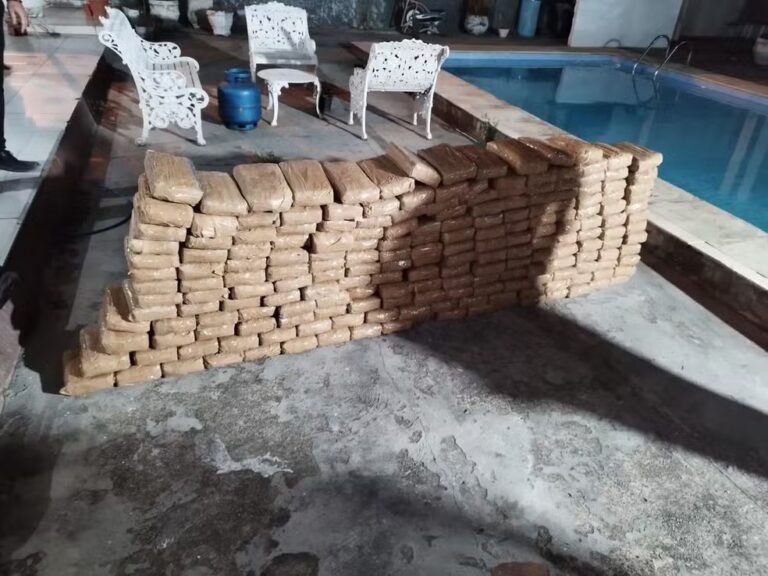 Polícia Civil descobre 200 kg de cocaína escondidos dentro de