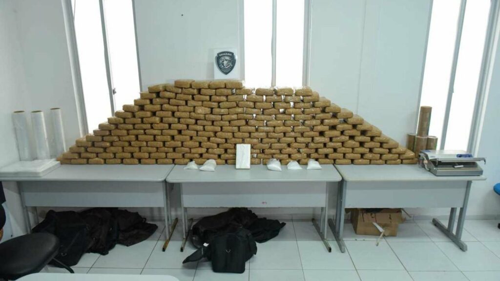 Polícia localiza casa com 200kg de cocaína escondida dentro de