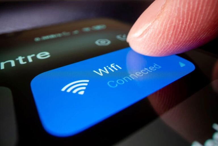 Por que você deve evitar redes públicas de Wi-Fi