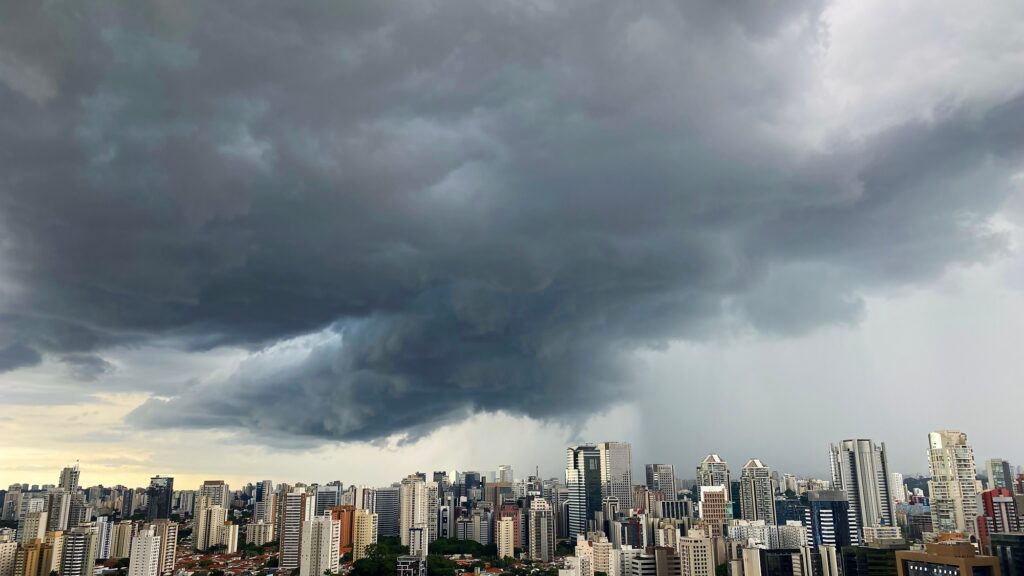 São Paulo terá semana com chuva e clima ameno na