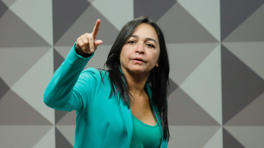 Sem apoio do partido, Eliziane Gama lança candidatura à presidência