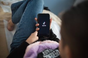 TikTok é processado nos EUA por danos à saúde mental