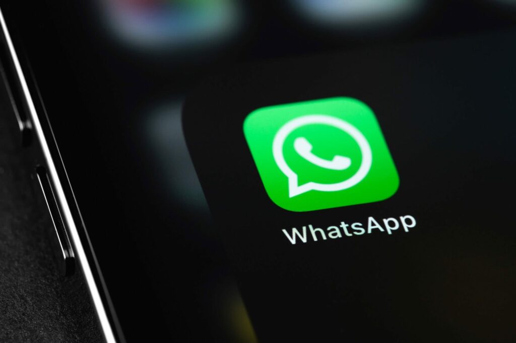 WhatsApp vai deixar de funcionar em alguns celulares iPhone e Android;