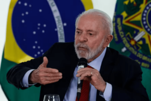 ‘Eu não tenho nada a ver com comunismo’, afirma Lula