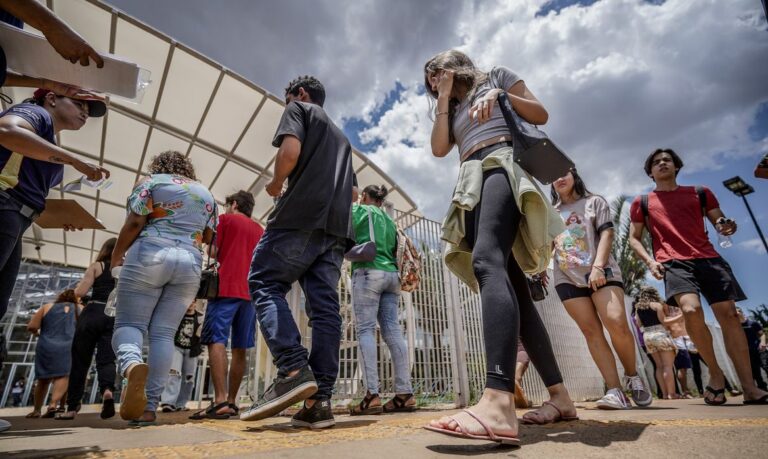 Abstenção de candidatos no primeiro dia do Enem cai para