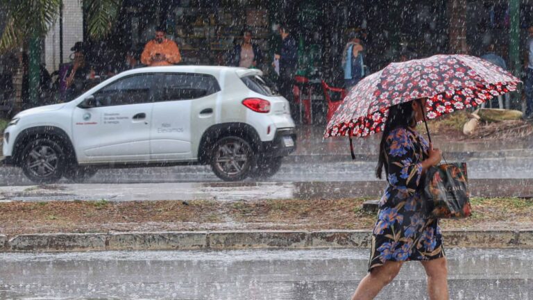 Após calorão, tempo vira e há risco de temporais neste