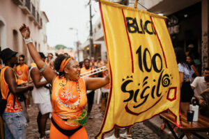 Bloco 100 Sigilo realiza apresentação gratuita e aberta ao público