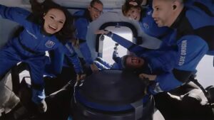 Blue Origin divulga imagens internas do voo espacial turístico NS-28