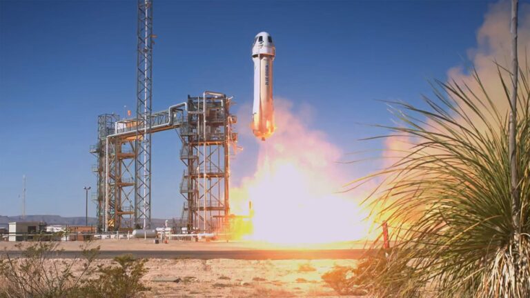 Blue Origin lança turistas ao espaço – veja ao vivo