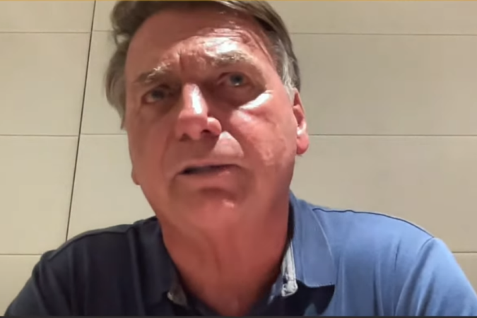 Bolsonaro admite ter discutido estado de sítio com militares e