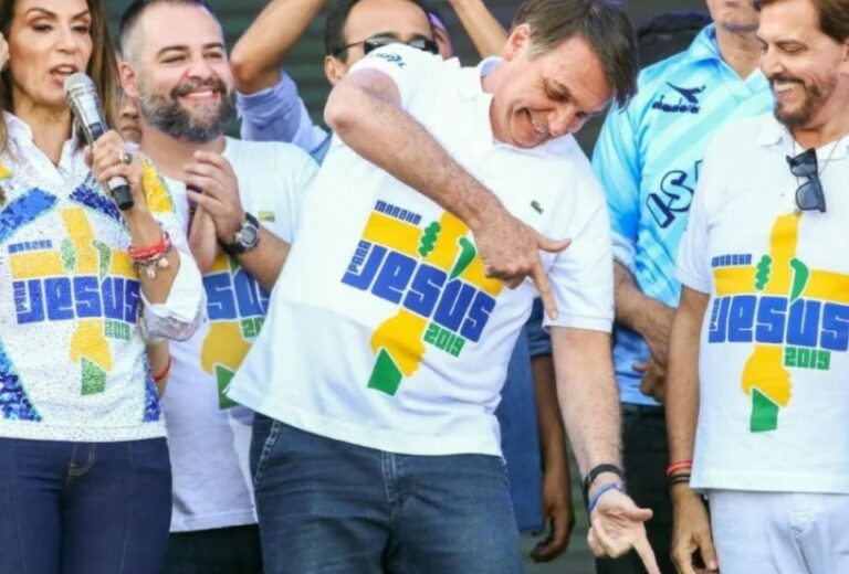 Bolsonaro critica projeto que acaba com escala 6×1 e acusa