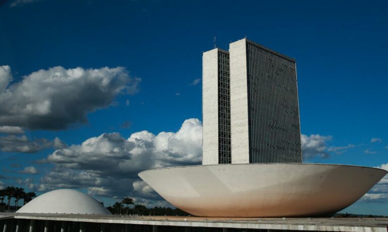 Câmara dos Deputados aprova medidas para facilitar reconhecimento de paternidade