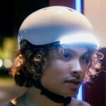 Capacete de bicicleta inovador tem iluminação 360º e detector de