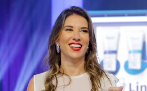 Com Rebeca Abravanel, Roda a Roda ganha força e atinge