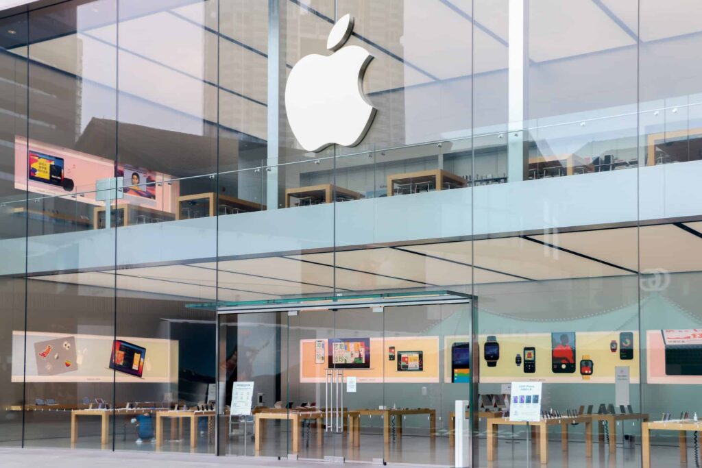 Com Vision Pro em baixa, Apple cogita um plano B