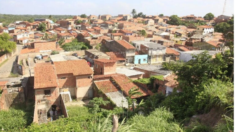 Coroadinho e Cidade Olímpica estão entre as maiores favelas do