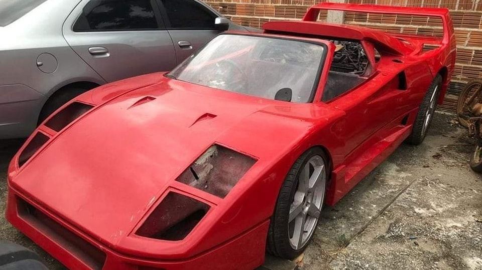 Ferrari processa homem por criar e vender réplica de carro