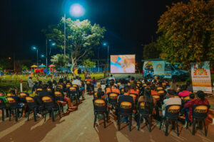 Furgão do CineSolarzinho continua com sessões de cinema em mais