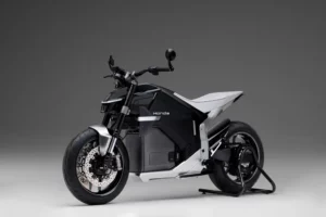 Honda apresenta sua primeira moto elétrica esportiva; conheça a EV