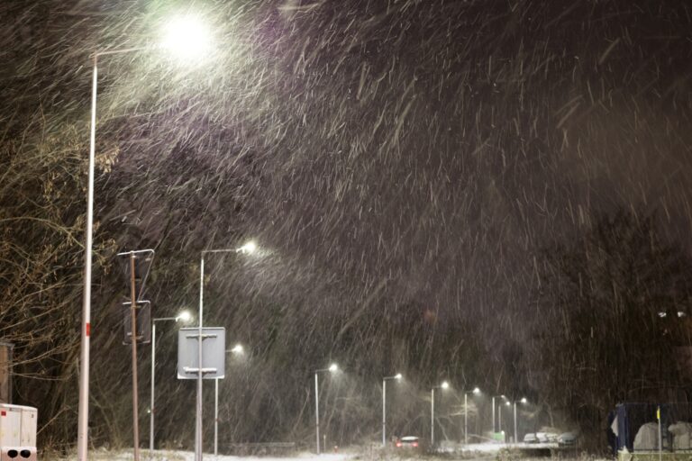 Inmet alerta para chuva de granizo e ventos de até