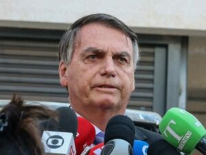 Julgamento de Bolsonaro pode ocorrer em 2025