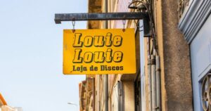 Loja de discos Louie Louie do Porto celebra 20 anos