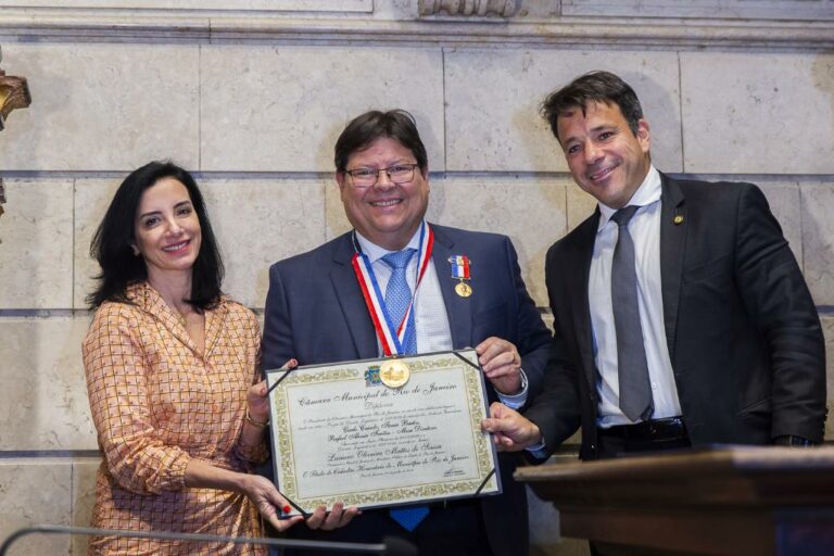 Luciano Mattos recebe o título de Cidadão Honorário do Município