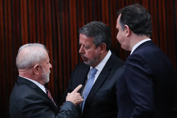 Lula surpreende e diz que seus candidatos ao Senado por