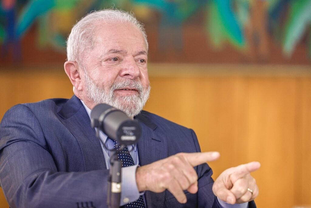 Lula visita o Forte de Copacabana, onde receberá para encontros