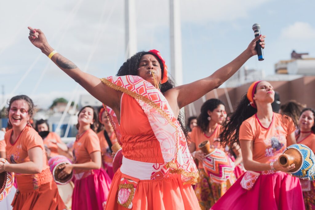 Maracatu Baque Mulher São Luís recebe Mestra Joana Cavalcante na