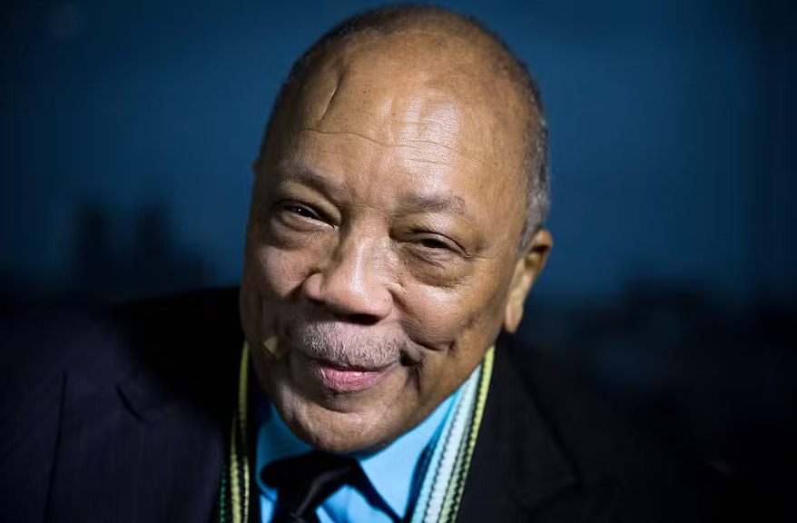 Morre Quincy Jones, produtor musical de Michael Jackson e Frank