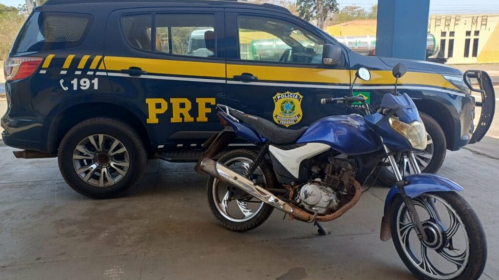 Motociclista foge de fiscalização e derruba passageira na BR-135