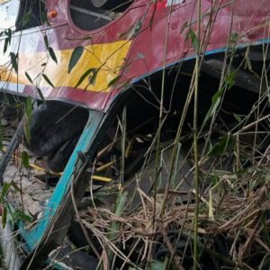 O que se sabe sobre acidente com ônibus em ribanceira