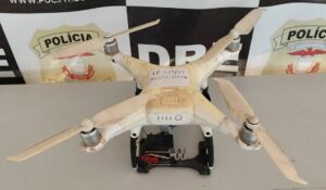 Polícia realiza operação contra traficantes que usavam drones para enviar