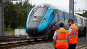 Primeiro trem elétrico do Reino Unido corta 50% do diesel