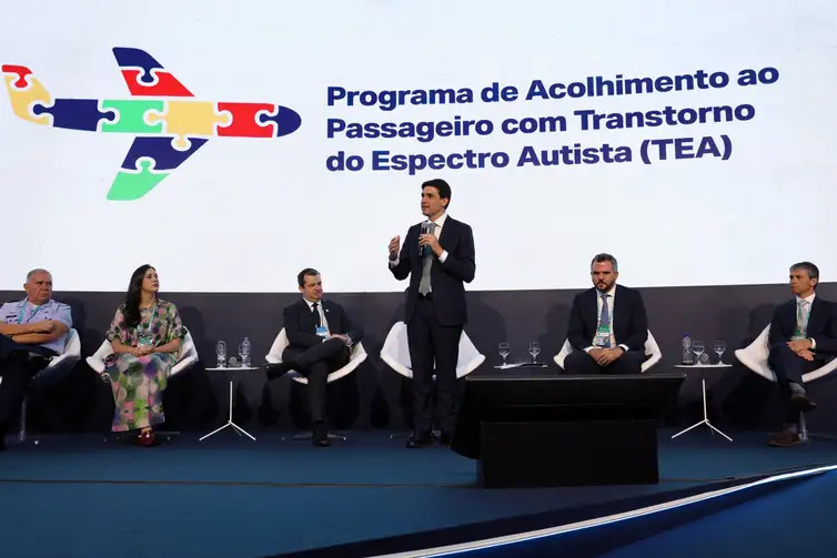 Programa anunciado pelo governo federal colocará salas especiais para neurodivergentes